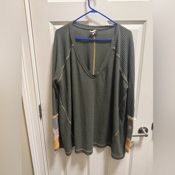 Women’s Free People We The Free V-Neck Sweater Top - Picture 1 of 5